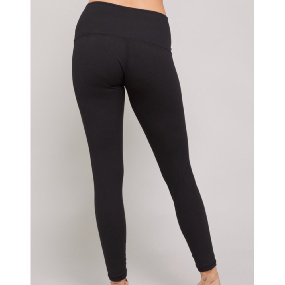 $ FIRM 🌷Black Yoga Leggings Front Key Pocket - Picture 3 of 3